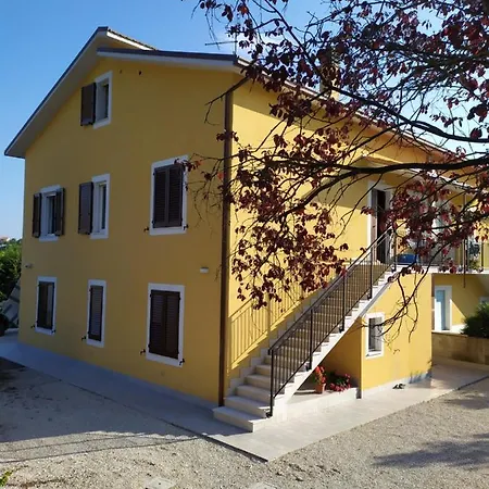 Cortile Nel Conero דירה