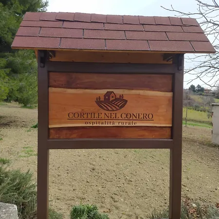 Cortile Nel Conero Apartamento *